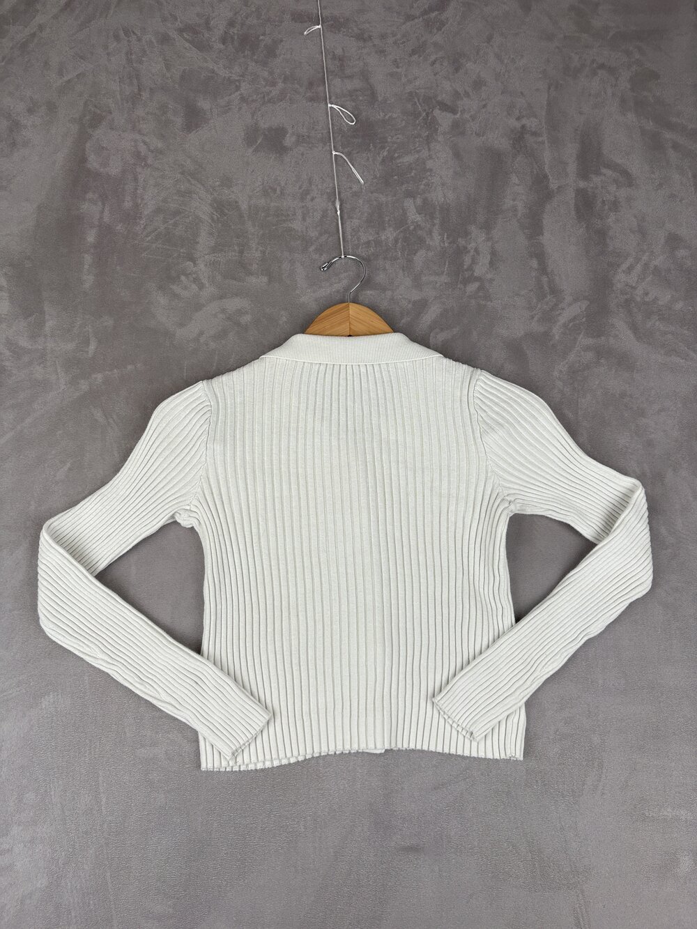 Brandy Melville Ribbed Collared Button-Up Cardigan OS - Picture 3 of 10